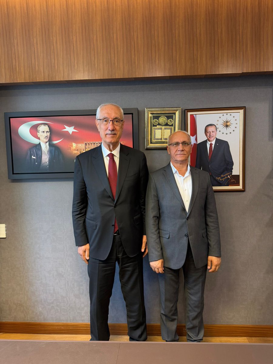 FeyziBerdibek1's tweet photo. 📍TBMM

Nazik ziyareti için kıymetli hemşehrim Mahfuz ARSLAN’a teşekkür ederim.
Sağ olsun… https://t.co/NOaODYYn72