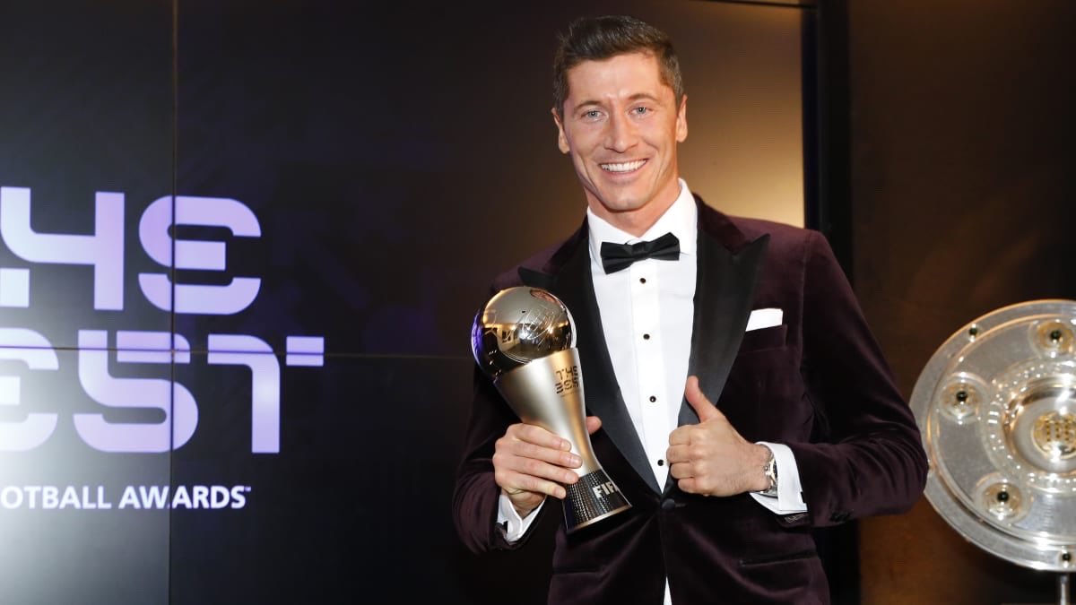 Complaxes's tweet photo. I‘m not even mad if Real Madrid bids for Olise. Every once in a decade a new generation of football fans has to witness on a big medial platform how a Bayern *no* to selling their top players is as guaranteed as it gets.

Ribery in 2009. 
Lewandowski in 2018. 
Olise in 2026. https://t.co/XSgibkUrK4
