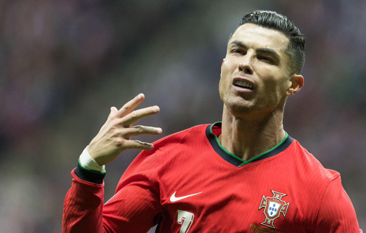CR7xWorld's tweet photo. 🇫🇷🗣️ شرقي: 

"كريستيانو هو أفضل لاعب في تاريخ كرة القدم". https://t.co/FhCU75h5R4