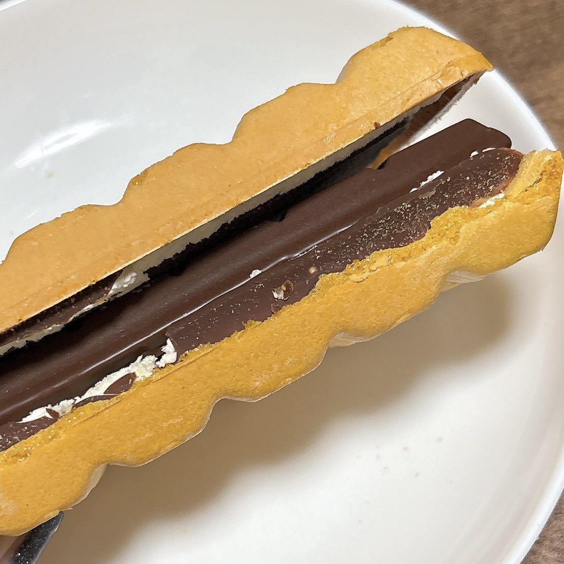 realkikousyu's tweet photo. これこれこれ…この食べ方知ってからずーーっとやってみたかったやつ…ザクッパキッ食感が本当にもう最高…好き…… https://t.co/viTZz9FYPI
