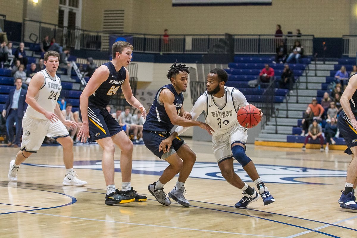 BerryMBB_'s tweet photo. Help us wish a Happy Birthday to '21 Alum and SAA Tournament MVP, @robertmahend! Enjoy your day Rob! https://t.co/qV4obX0fsD