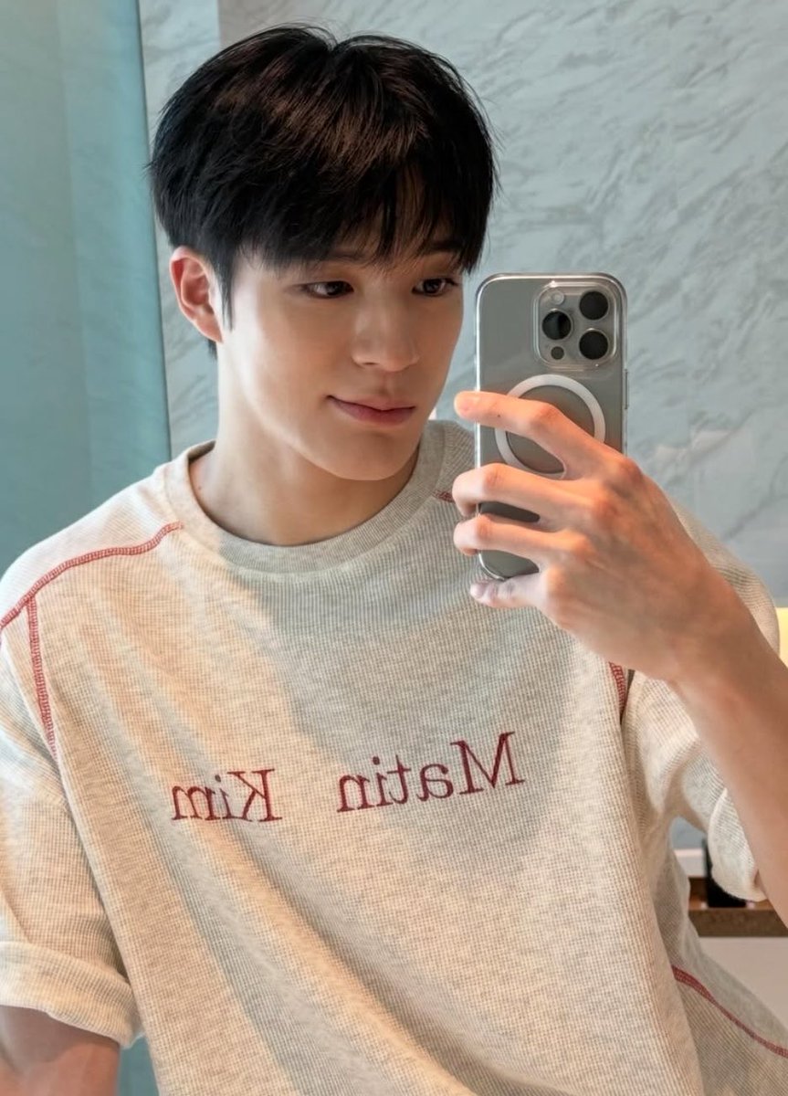 adeldolls's tweet photo. gimnana ya caranya, pergi pagi dianter jaehyun terus pulang dijemput jeno…. kayaknya dunia ini jauh lebih terang deh…. https://t.co/tw0ckCfWpj