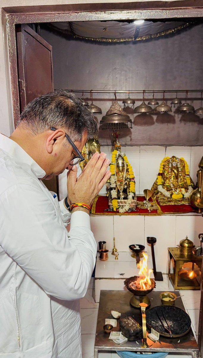 sanjubabarj21's tweet photo. सतीश जी पुनिया वीर तेजाजी जन्मस्थली खरणाल में , वीर तेजाजी का आशीर्वाद आप पर बना रहे और प्रदेश देश के विकास में आपकी महत्वपूर्ण भूमिका हो और जवान मज़दूर किसान के लिए अपनी आवाज़ बुलंद कर उनके स्वर्णिम भविष्य के लिए अच्छी नीतियाँ बनाकर उनको लाभान्वित करे ! 
@DrSatishPoonia https://t.co/rYGNdLfC7b