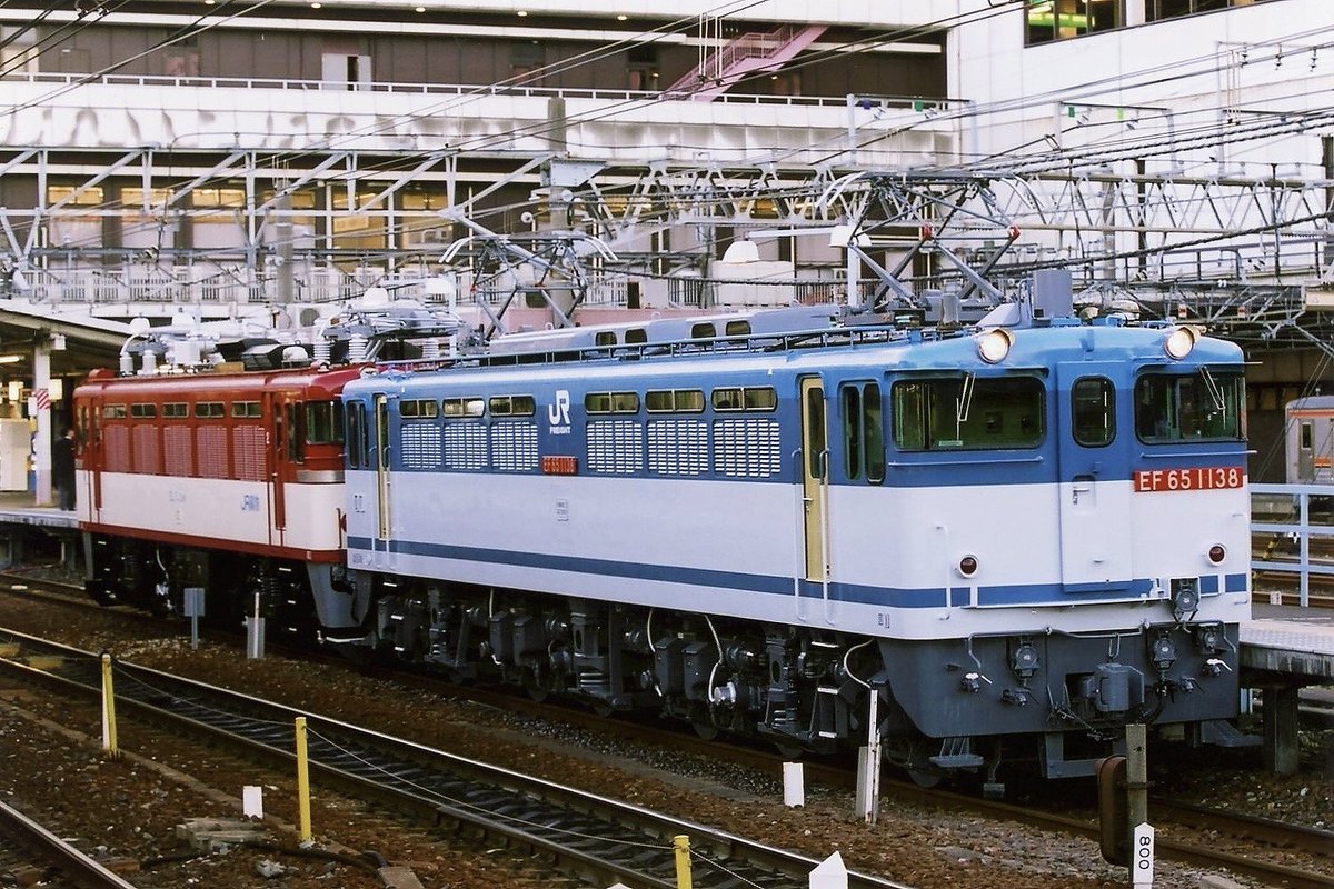 Hiroshi651059's tweet photo. 更新改造を受けて全検出場したEF65 1138号機＋ED75 1024号機　2002.11
#EF65の日 https://t.co/S348DShPDa
