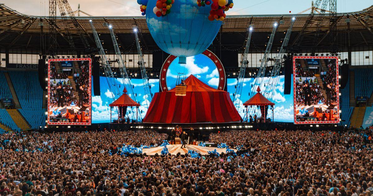 live_coventry's tweet photo. Photos and video shows Take That on stage at the CBS Arena https://t.co/XrAQBBv85D https://t.co/LZvtQlWnXB