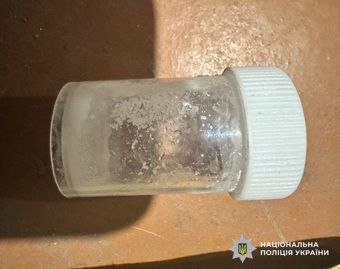 NPU_GOV_UA's tweet photo. 🛑 На Житомирщині поліція затримала 17-річну підозрювану у вбивстві військовослужбовця на замовлення спецслужб рф

Деталі: https://t.co/vzYBIocse1 https://t.co/Tu6pieMRzt