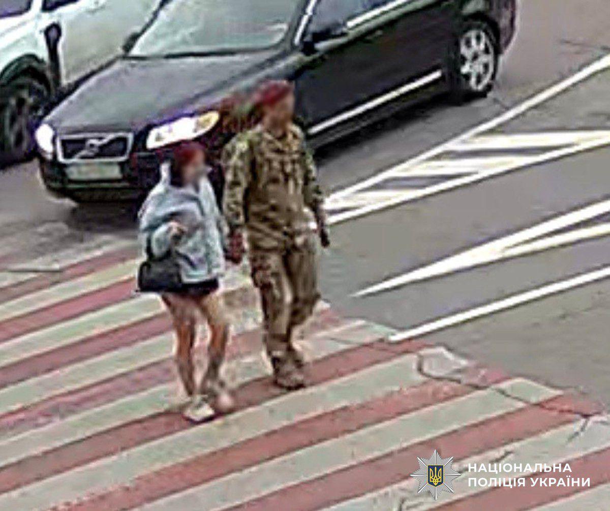 NPU_GOV_UA's tweet photo. 🛑 На Житомирщині поліція затримала 17-річну підозрювану у вбивстві військовослужбовця на замовлення спецслужб рф

Деталі: https://t.co/vzYBIocse1 https://t.co/Tu6pieMRzt