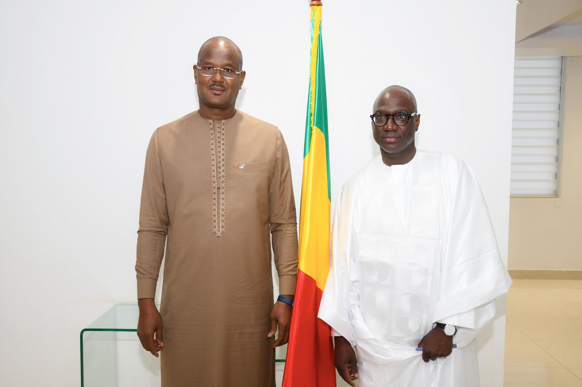Mabouba_Diagne_'s tweet photo. Alhamdoulilah, Ala kouli hal.

Au terme de ma mission à la tête du Ministère de l’Agriculture, de la Souveraineté Alimentaire et de l’Élevage, je rends grâce à Allah (SWT) pour m’avoir permis de servir mon pays avec engagement et détermination.

J’adresse mes sincères remerciements au Président de la République, Bassirou Diomaye Faye, et au Premier ministre, Ousmane Sonko, pour leur confiance.

Je remercie également mon frère Dr Alpha Bâ. Au-delà de la collaboration institutionnelle, nous avons construit une relation fraternelle fondée sur le respect, la loyauté et une vision commune au service du Sénégal. Il n’est plus seulement un collègue, mais un frère avec qui j’ai eu l’honneur de partager cette mission.

Ma gratitude va également à l’ensemble des agents du ministère, aux producteurs, aux éleveurs et à tous les partenaires qui ont contribué aux résultats obtenus.

Je souhaite plein succès à la nouvelle équipe dans la poursuite de cette noble mission au service de notre pays.

Vive le Sénégal 🇸🇳