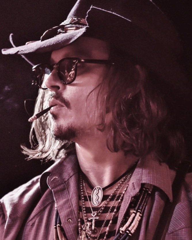 JohnnyHVDepp's tweet photo. Good day #JohnnyDepp ❤️ https://t.co/eLocGtUyY5