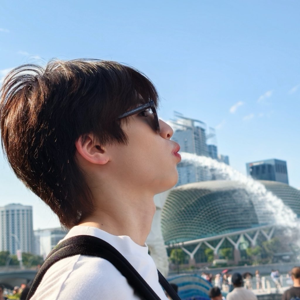 _catallergy's tweet photo. แร้วหล่อมากด้วยซ้ำ https://t.co/rNJi2mb2aM