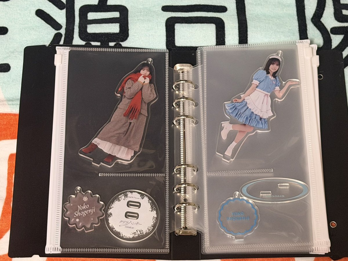 tb_yoko0214's tweet photo. 近頃アクスタが増えすぎて収納に困ってましたが、Seriaのバインダーとリフィルが持ち運びもしやすそうでとても良き！！ https://t.co/N0oQuNEuDE