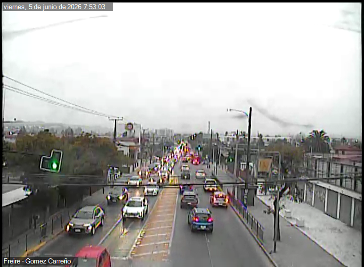 TTIValparaiso's tweet photo. Ahora (07:54) Alto flujo vehicular en Av Freire, #Quilpué, tanto en dirección a la costa, como en dirección al interior. Respeta las señales de tránsito, no excedas la velocidad máxima permitida y da preferencia al cruce de peatone4s https://t.co/mQ7QqXIcLC