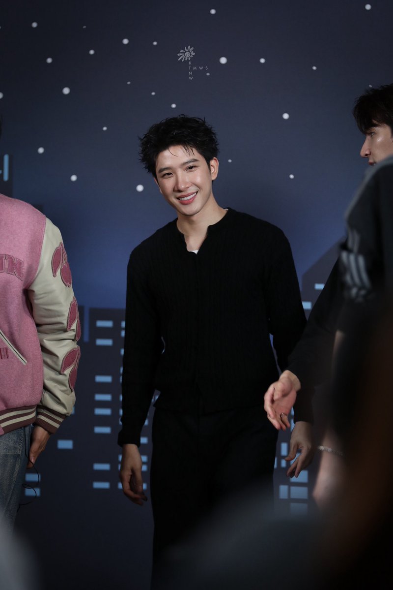 ktmwsnw's tweet photo. ถ่ายเสร็จละจิ๋วจิงช่วยหน่อยช่วยด้วยยย

( @myktnw )

EMBPFK FFF PRESS TOUR
#FFFPartyConcert2026LIVE
#khaotungg #เด็กน้อยของขต https://t.co/nHePWJJXDJ