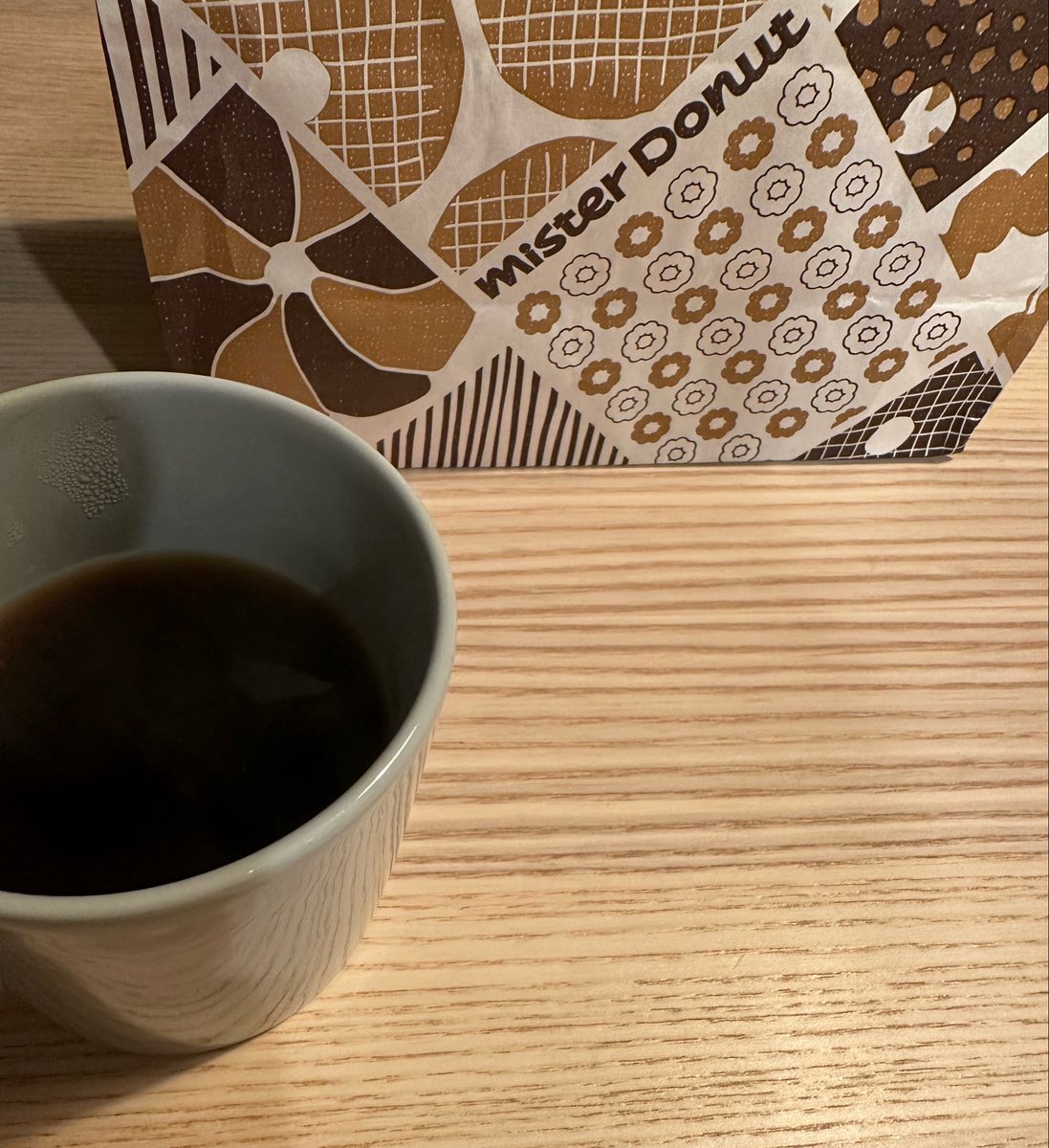 pineapp1e___'s tweet photo. 華金🌼

いつもならお酒を飲むところだけど今夜はひとりでコーヒー＆もっちゅりんを楽しみながら古畑を見つつ、手元のタブレットで新たに発表された推しのグッズを眺めるという最高の時間を過ごすわよ。 https://t.co/dNQ4SsDLf4