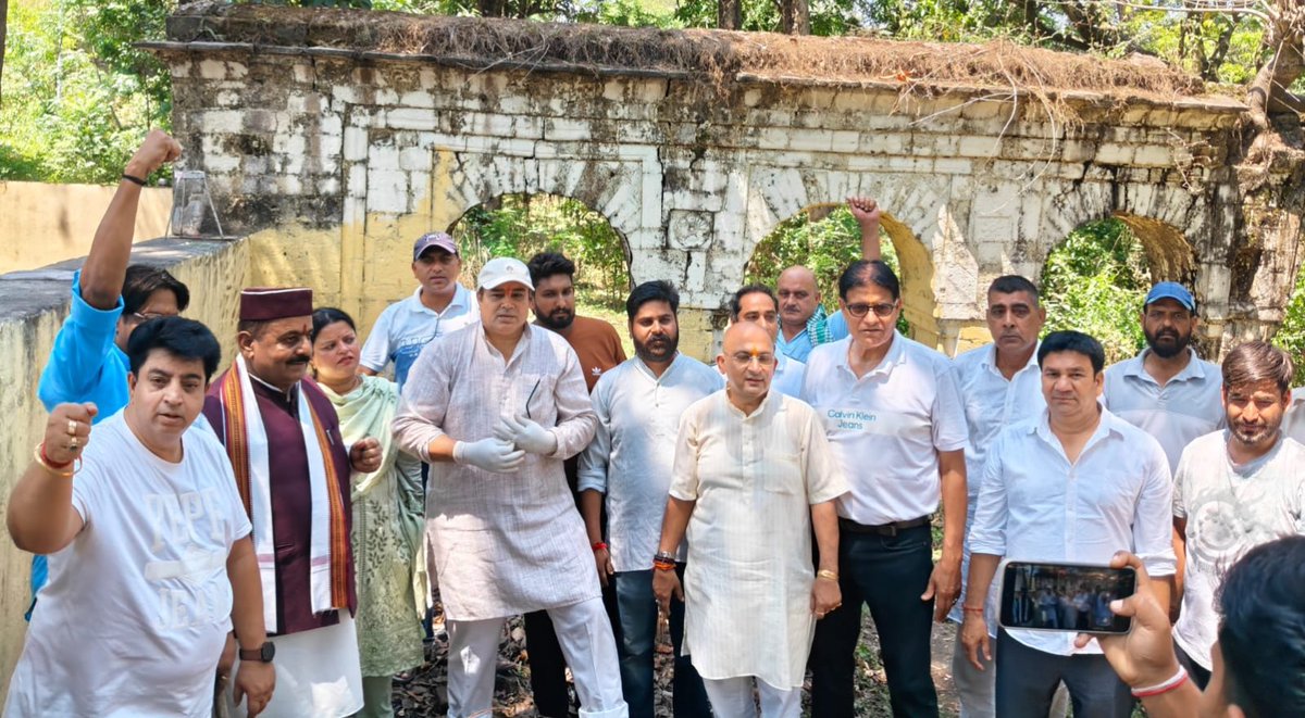 BrahamSitu's tweet photo. प्रधानमंत्री नरेंद्र मोदी के भारत के सबसे लंबे समय तक सेवा देने वाले प्रधानमंत्री बनने के उपलक्ष्य में भाजपा ओबीसी मोर्चा ने जम्मू में मंडल स्तर पर स्वच्छता अभियान शुरू किए।
#miselecciónazteca #sstvi #RaúlEsRaúl #95DeRaúl # #bjpvictory https://t.co/1Oe7vxCAAH