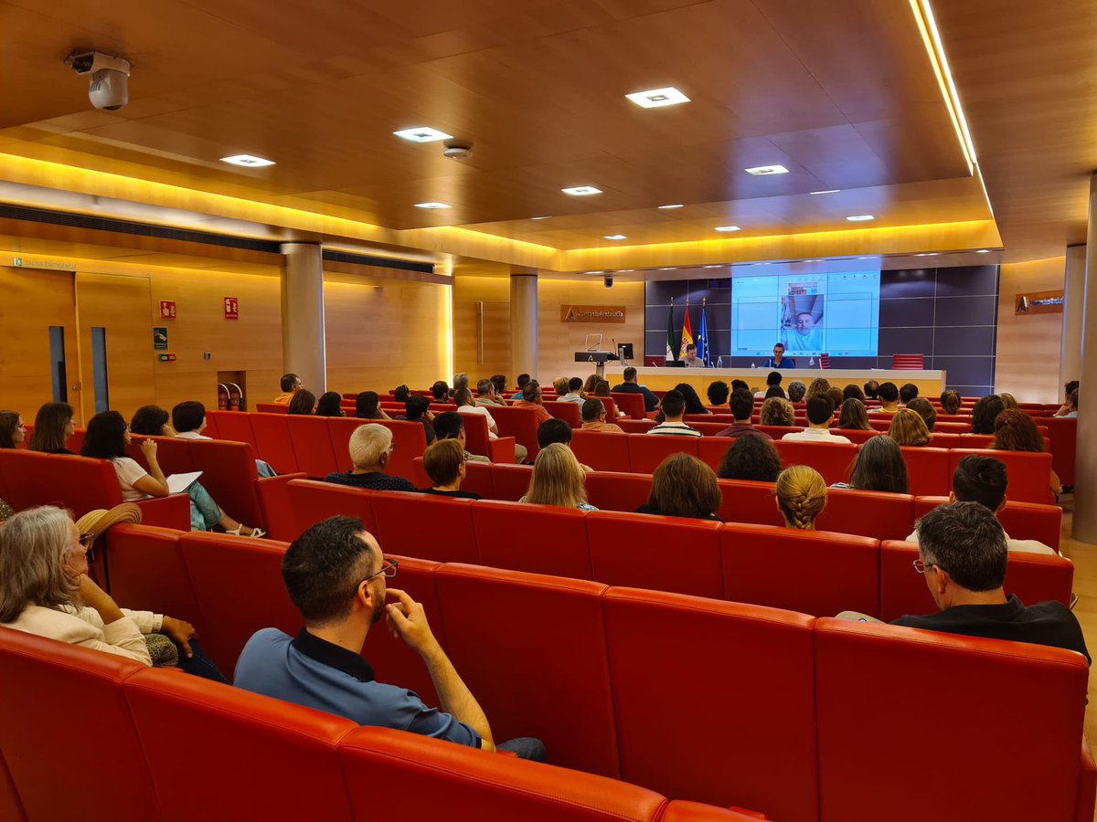 ISAndaluza1's tweet photo. 📣 Asamblea en Almería de #ISAsindicato. Seguimos dando información y asesoramiento a los compañeros/as sobre la Evaluación del Desempeño y Carrera Horizontal. 

Resolvemos dudas, ponemos en común preocupaciones y recogemos vuestras demandas en estas y otras cuestiones. https://t.co/FaDMYNpouh