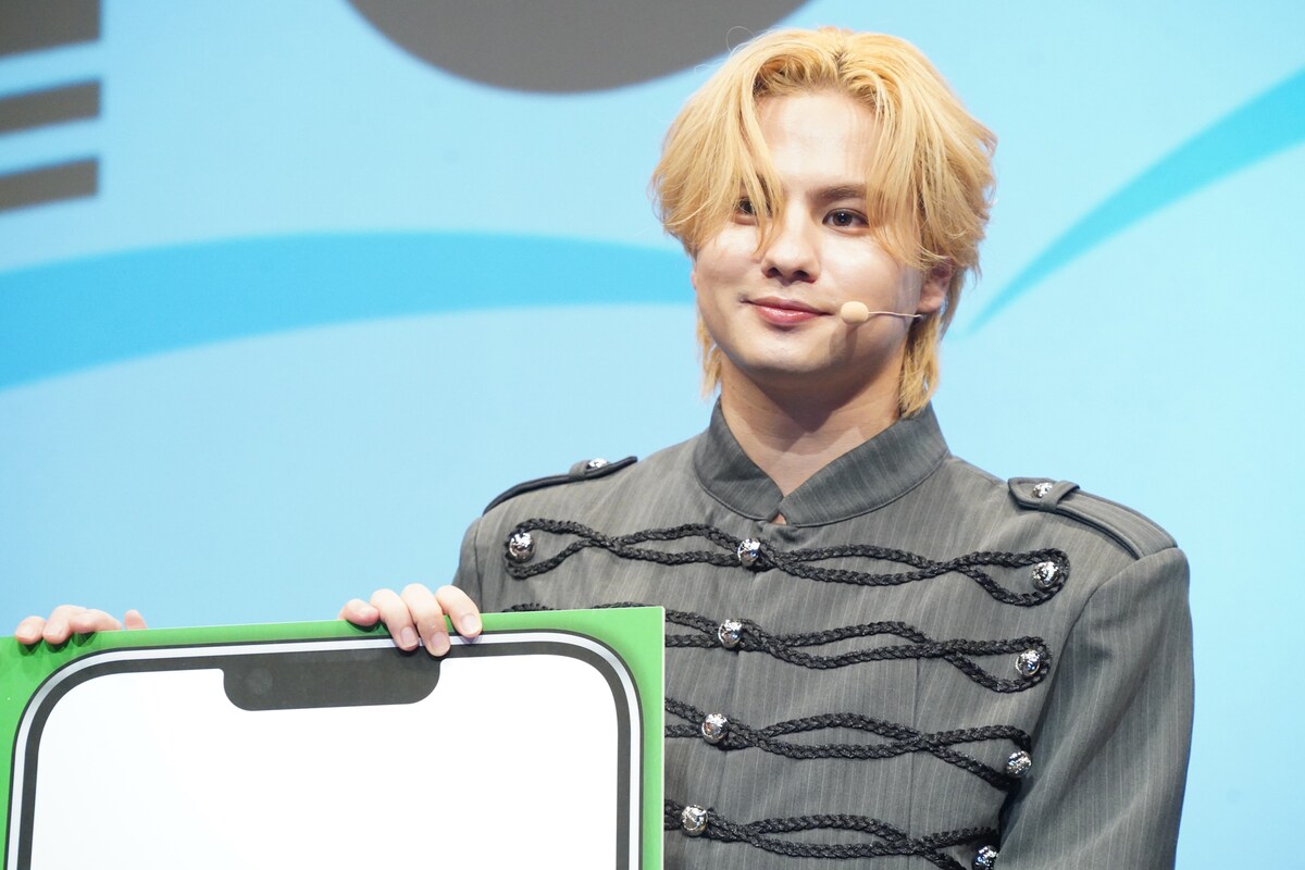 comic_natalie's tweet photo. 【イベントレポート】
フジテレビのWebtoon始動イベントに海沼流星（BALLISTIK BOYZ from EXILE TRIBE）、ずま（虹色侍）、降幡愛が登壇

第1弾作品「報復の暗殺人形」はアニメ化目指す
https://t.co/MpSE4nwpFS

#TOON8 https://t.co/NJJ57nFu7a