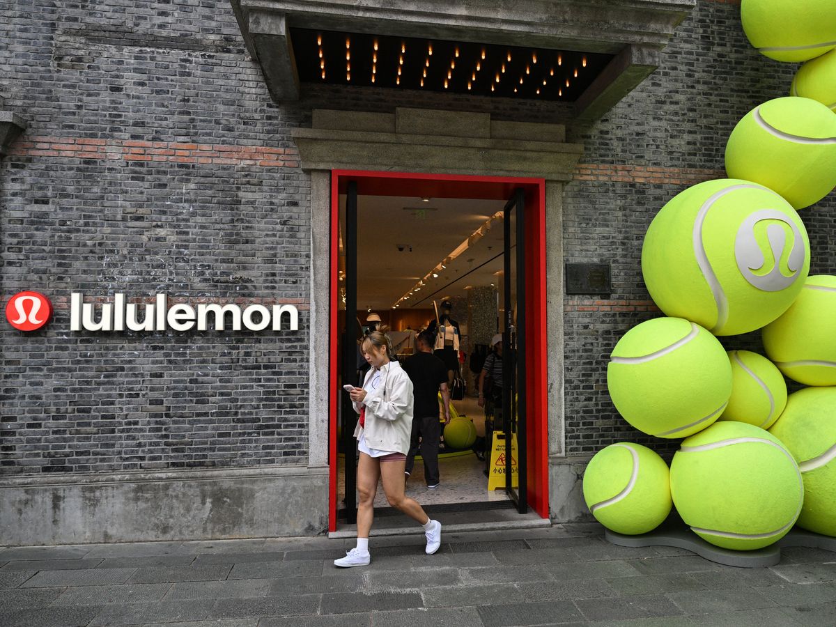 financialpost's tweet photo. Lululemon beats Q1 earnings expectations but signals more headwinds to come https://t.co/4vPVpIzjGW https://t.co/V3fumxWYnj