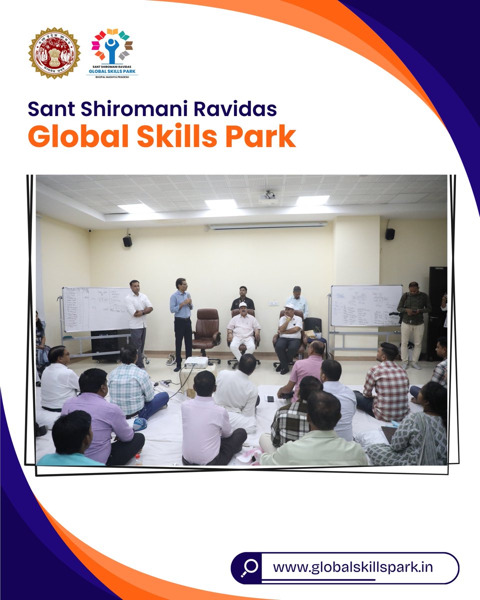 SSRGSPOfficial's tweet photo. इसके पश्चात माननीय मंत्री जी ने एमपीएसईडीसी द्वारा संचालित साइबर सुरक्षा एवं AI/ML प्रशिक्षण कार्यक्रम में प्रशिक्षण प्राप्त कर रहे 500 से अधिक विद्यार्थियों से संवाद किया। इस अवसर पर एमपीएसईडीसी की मुख्य महाप्रबंधक श्रीमती शिवांगी जोशी एवं प्रभारी अधिकारी श्रीमती अवंतिका जोशी उपस्थित रहीं। संवाद के दौरान माननीय मंत्री जी ने कृत्रिम बुद्धिमत्ता, मशीन लर्निंग एवं साइबर सुरक्षा जैसे उभरते तकनीकी क्षेत्रों में उपलब्ध अवसरों पर प्रकाश डालते हुए विद्यार्थियों को भविष्य की चुनौतियों के लिए तैयार रहने का संदेश दिया।