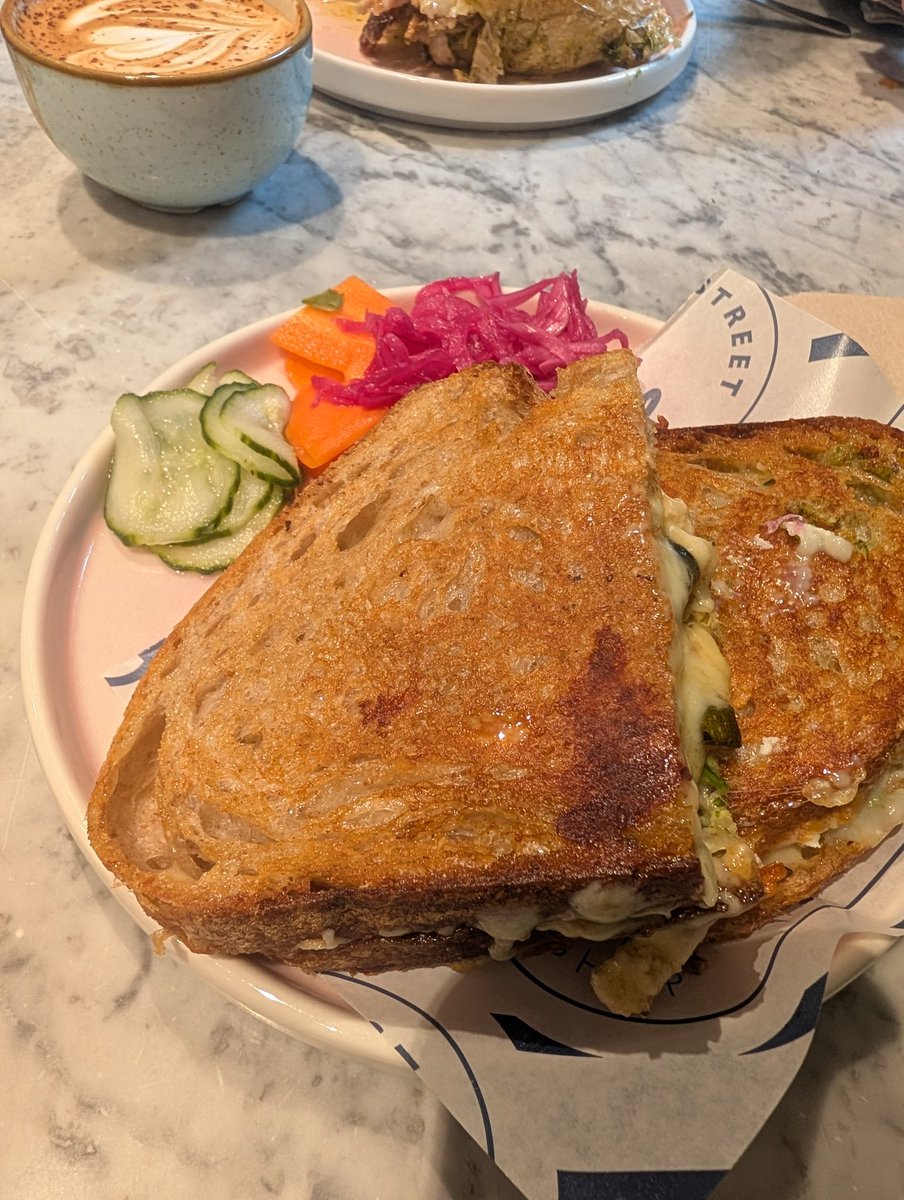 10001Reasons's tweet photo. Lunch time... it's Friday! https://t.co/17L8gmrfPX
