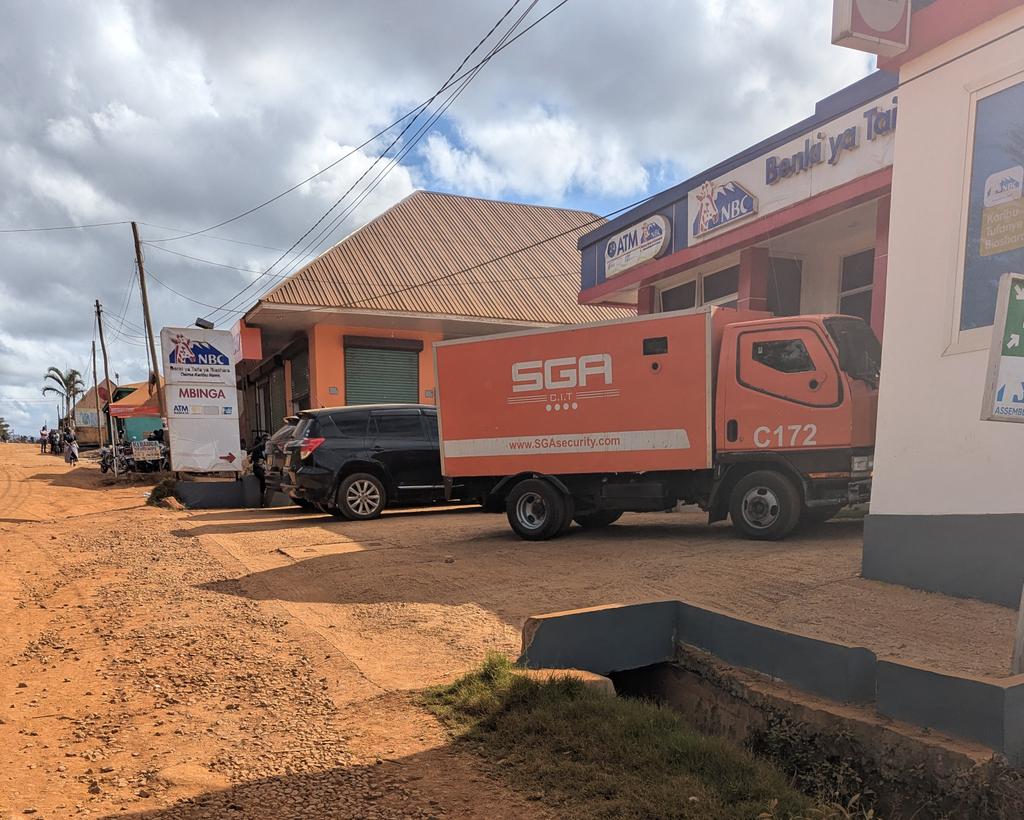 kasesco_tz's tweet photo. Huyu SGA ni mtu binafsi au ni serikali naona nchi nzima yupo..🤔 https://t.co/hlfo4Uc9uv