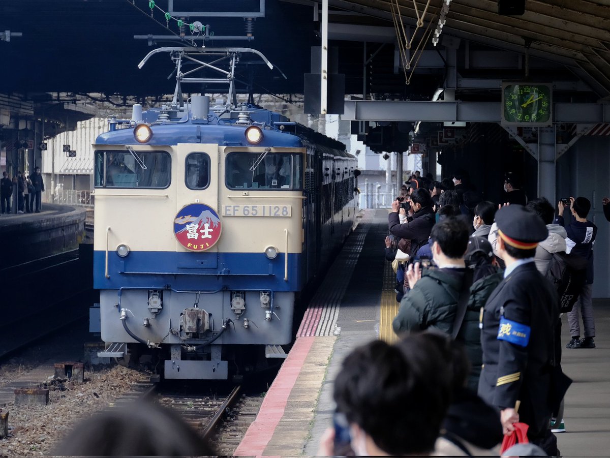 rapid_DC120's tweet photo. #EF65の日 https://t.co/1DNj7SfUM6
