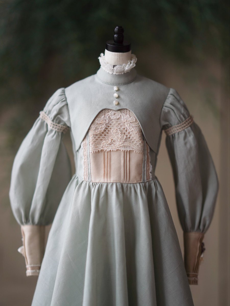 anrica_'s tweet photo. “ Arc dress ” ( アルク ドレス )

2025年

個展では限定カラー、そして1/6サイズが登場予定です🫧

#anrica個展 https://t.co/hpUVQ5Kr4a