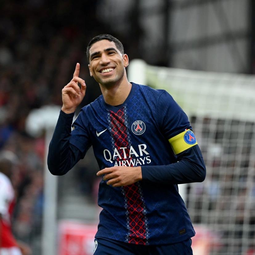 MookieMedia's tweet photo. 🚨 FLASH est Parisien ! 

Avec une pointe à 37 km/h, Achraf Hakimi est le joueur LE PLUS RAPIDE cette saison en Ligue des Champions ! ⚡️

Et c’est Bradley Barcola qui est deuxième avec 36,7 km/h ! https://t.co/a8RR3vgIp8