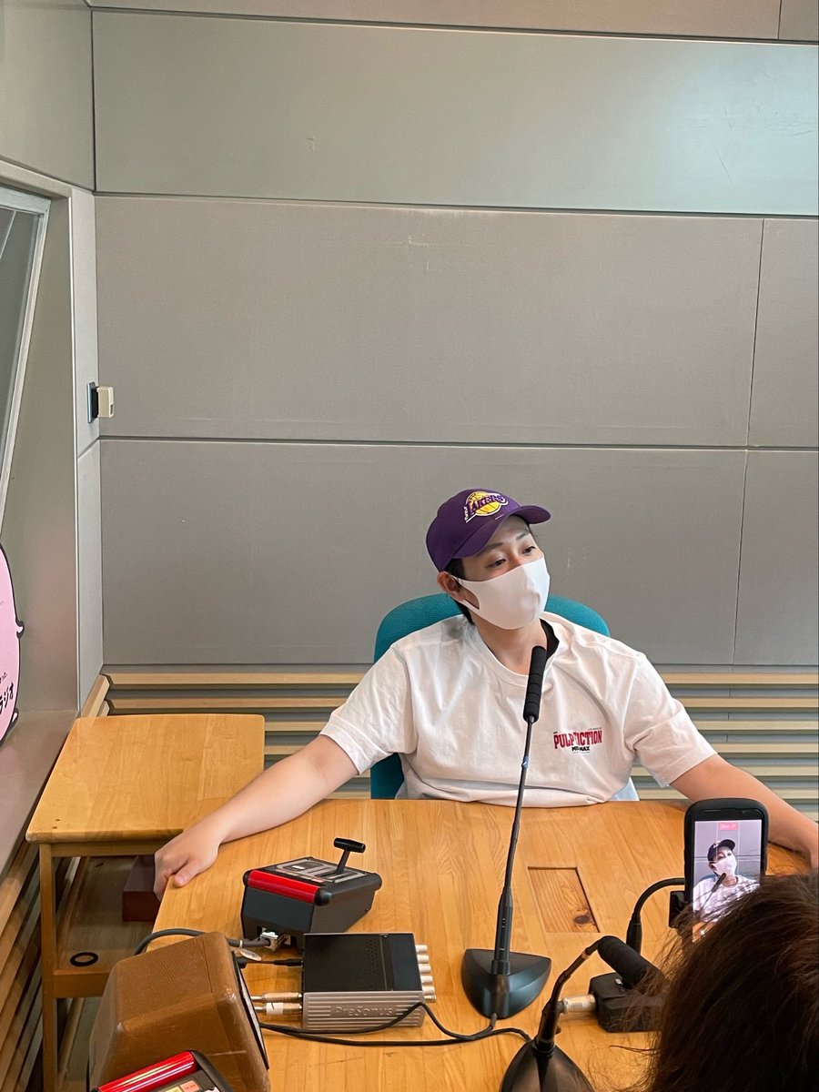 rkbrwho's tweet photo. 【 本日Podcast収録でした🗣 】

収録分の聴きどころ と、
気になるあの娘 片山さんに
Tシャツを買ってもらった件について👕

#RKBラジオ #らじお風 #ラジオコント https://t.co/BHPyN89Suv