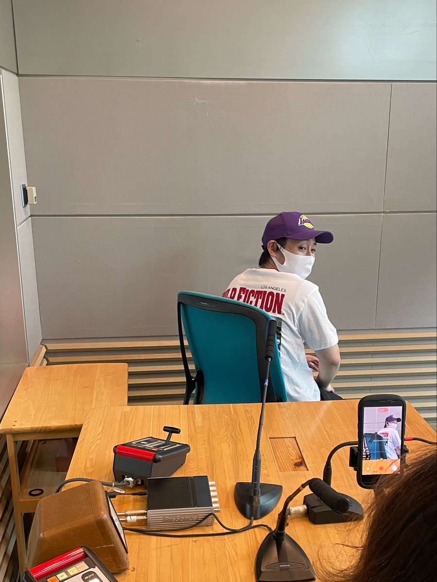 rkbrwho's tweet photo. 【 本日Podcast収録でした🗣 】

収録分の聴きどころ と、
気になるあの娘 片山さんに
Tシャツを買ってもらった件について👕

#RKBラジオ #らじお風 #ラジオコント https://t.co/BHPyN89Suv