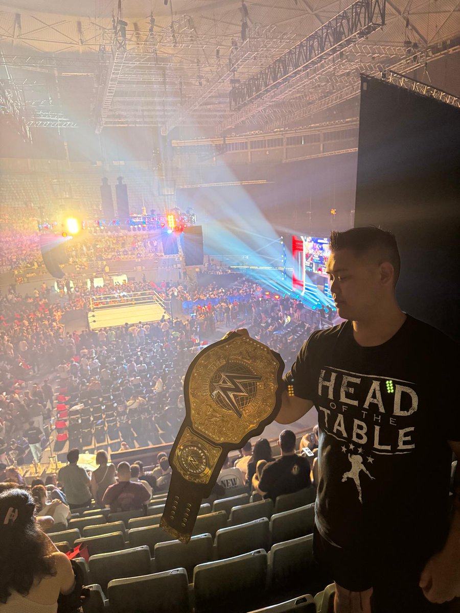 lorstek97's tweet photo. #wwemadrid https://t.co/ozW4vmbinY
