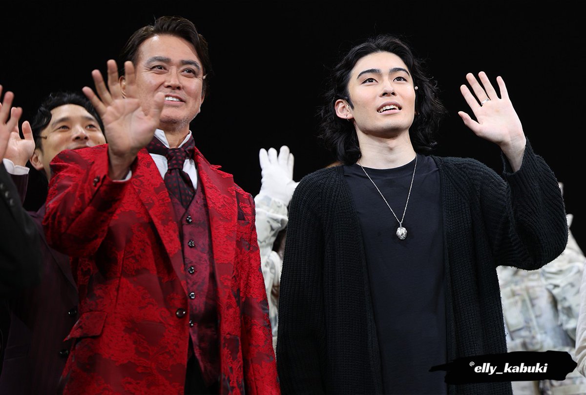 elly_kabuki's tweet photo. 20260605   ハムレット

【大阪初日スペシャルカーテンコール】

このカンパニーの雰囲気が伝わってくる
すてきなカーテンコールでした🥲
笑顔いっぱいでうれしかったです🥲

#ハムレット2026 
#市川染五郎 
 #somegoroⅧ
 #八代目市川染五郎 
 #somegoroichikawa 
 #高麗屋 
 #日生劇場 
 #hamlet2026 https://t.co/hZGCzGBYV3