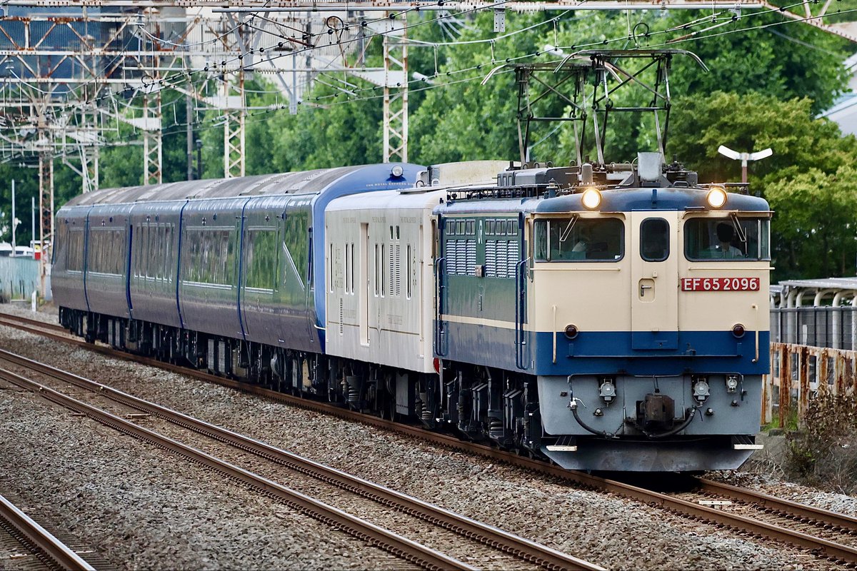 60020Butler's tweet photo. #EF65の日
甲種輸送のお供 https://t.co/Dug7GP3PMD