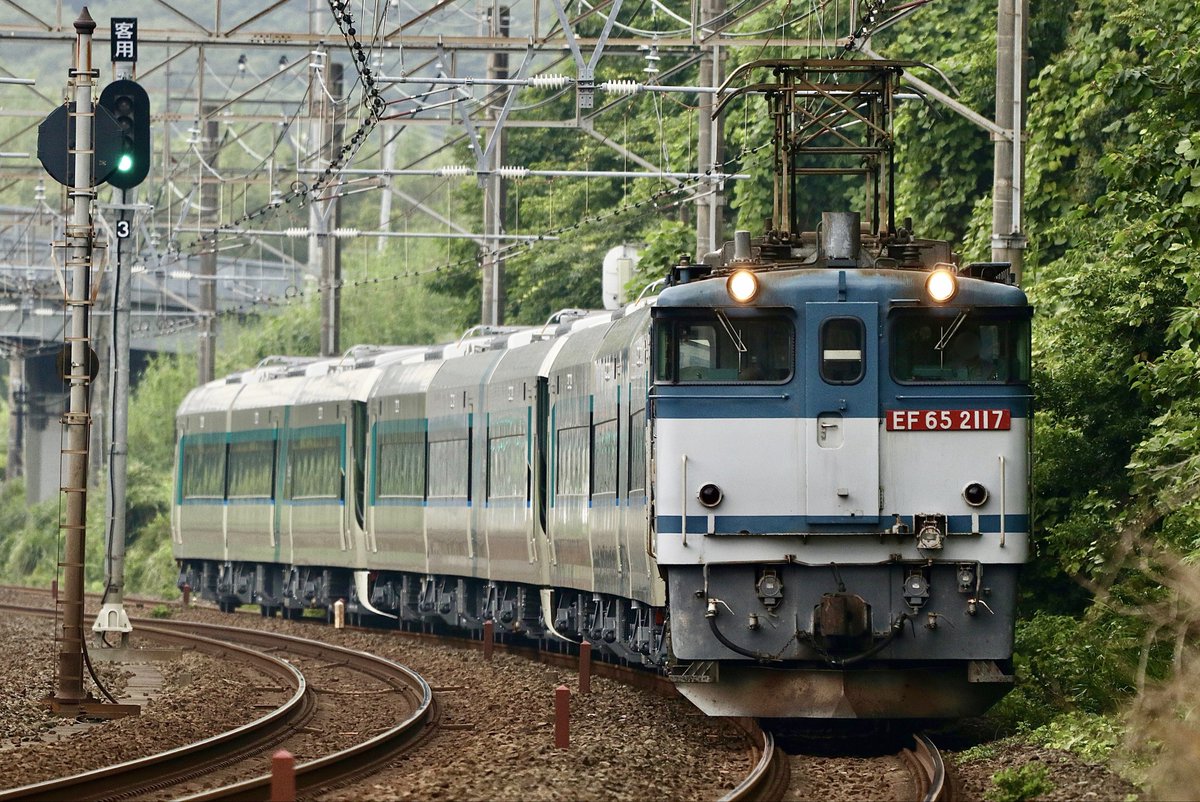 60020Butler's tweet photo. #EF65の日
甲種輸送のお供 https://t.co/Dug7GP3PMD