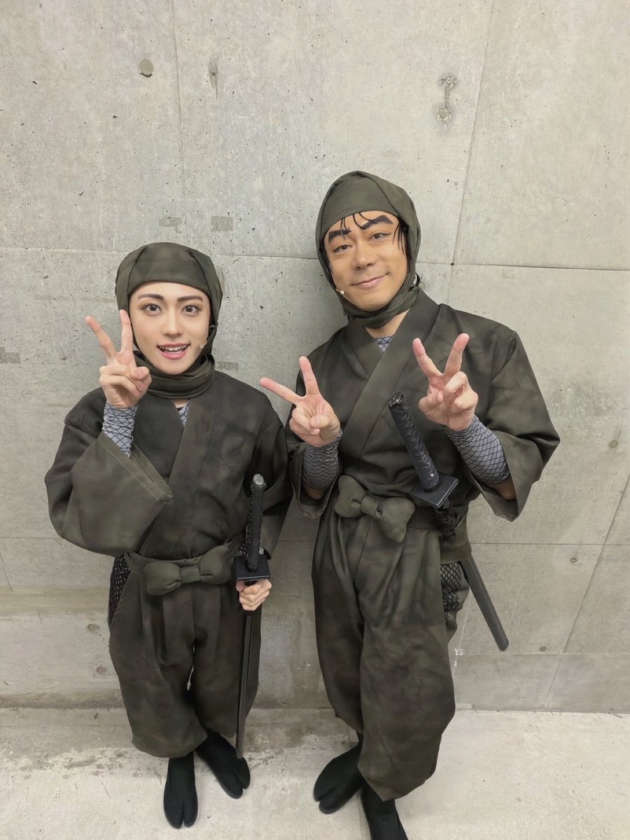 hiroaki0619's tweet photo. 本日は1回公演。無事終わりましたー‼️
東京公演も後、残す所4回。
集中して怪我なく頑張りたいと思います。
るいとが写真撮ってくれました😁
おすすめの写真スポットだそうです😁
#忍ミュ16弾
#山本陣内 
#諸泉尊奈門 https://t.co/KGt6xnOcr4