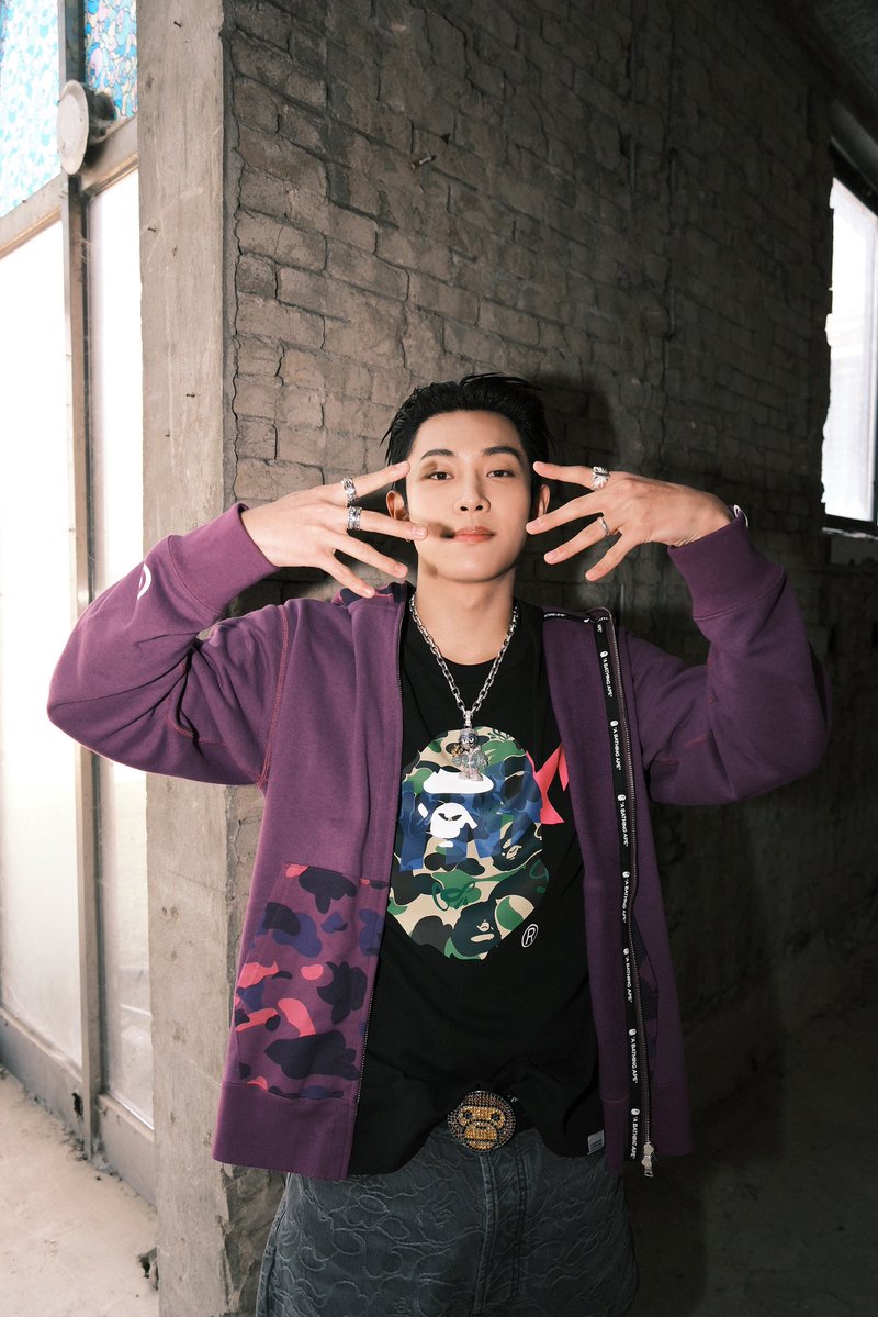 LNGSHOTBASE4sho's tweet photo. [PHOTOS] 260605

📸  LNGSHOT [#YEAHYEAH] MV Photo Behind

​#LNGSHOT #롱샷 https://t.co/cigSn7oyO9