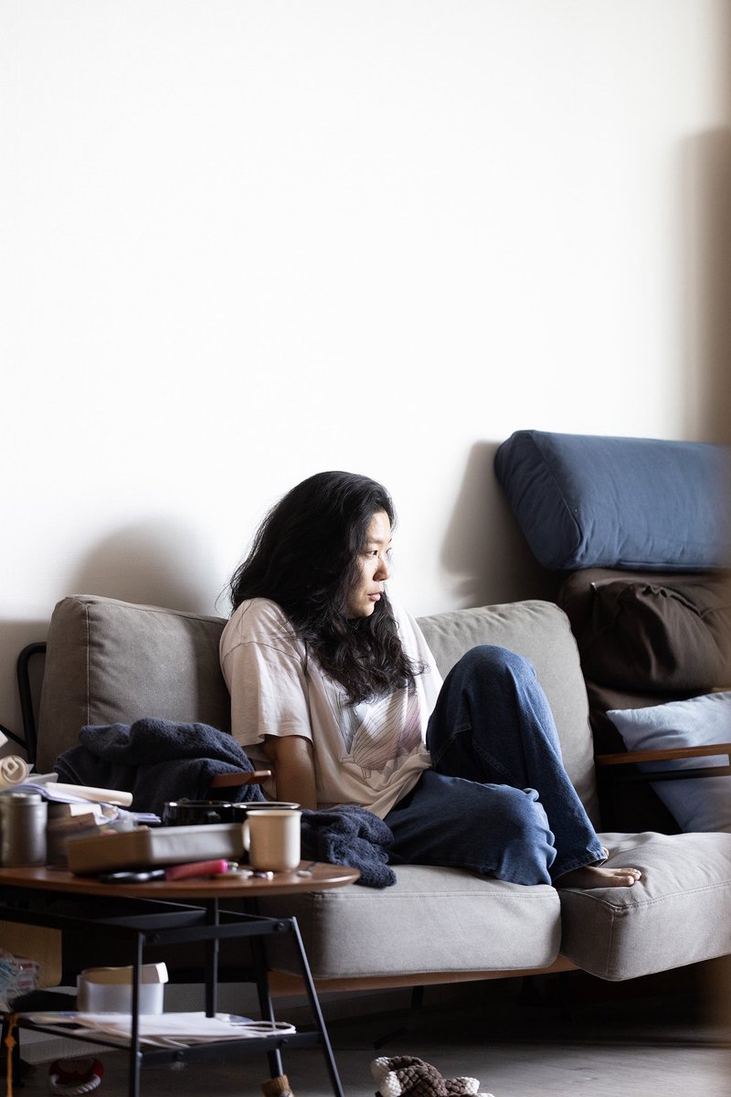 heaventomorrow's tweet photo. 시사인 인터뷰 때 사진을 개인소장용으로 받았는데 흑당이 꼬마 컷이 너무 좋아서 허락받고 올립니다 덤으로 내 사진도 조금 더 박미소 선생님의 사진입니다 https://t.co/q4jTk2X26T