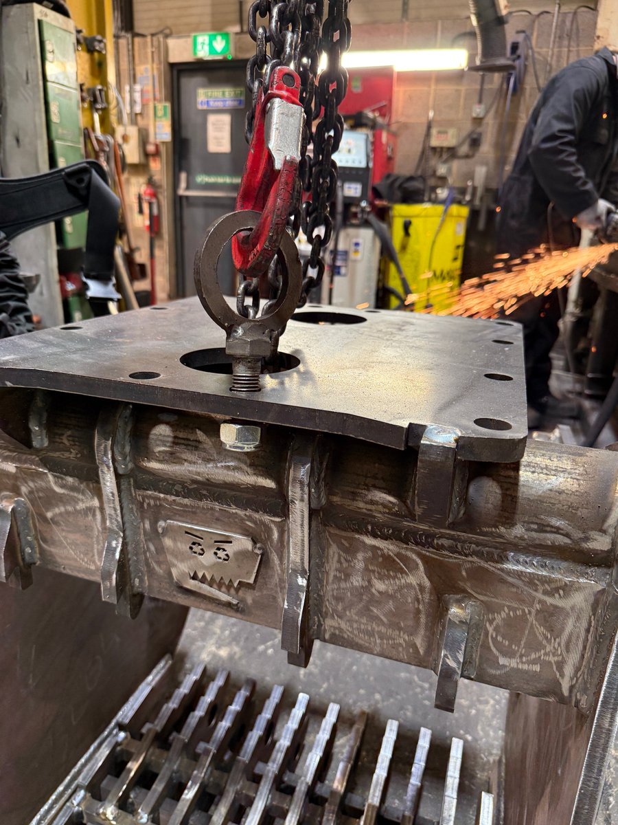 BAV_Crushers's tweet photo. SOLD OUT! All the latest batch of CB5 crusher buckets have been allocated to customers.

Next builds come through in July, so get your order in beforehand to avoid disappointment.

We build every one here in-house to ensure quality. 

https://t.co/nJVru7vYSv https://t.co/D4mibxlDc9