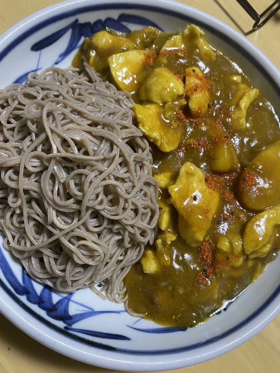 2022_more's tweet photo. 朝は納豆目玉焼き。
昼は肉じゃが、鶏のレモン煮、タルタルソース。
夜は蕎麦、肉じゃがカレー。
間食はニューサマーオレンジ。

野球が面白くて時間が。まあいいや。
雨で憂鬱。予定被りのずらしで月の後半に焼肉、飲み旅行、焼肉という日程に。増量。

散歩、ボクササイズ、筋トレ。

#ダイエット https://t.co/FJpOvg9E2i