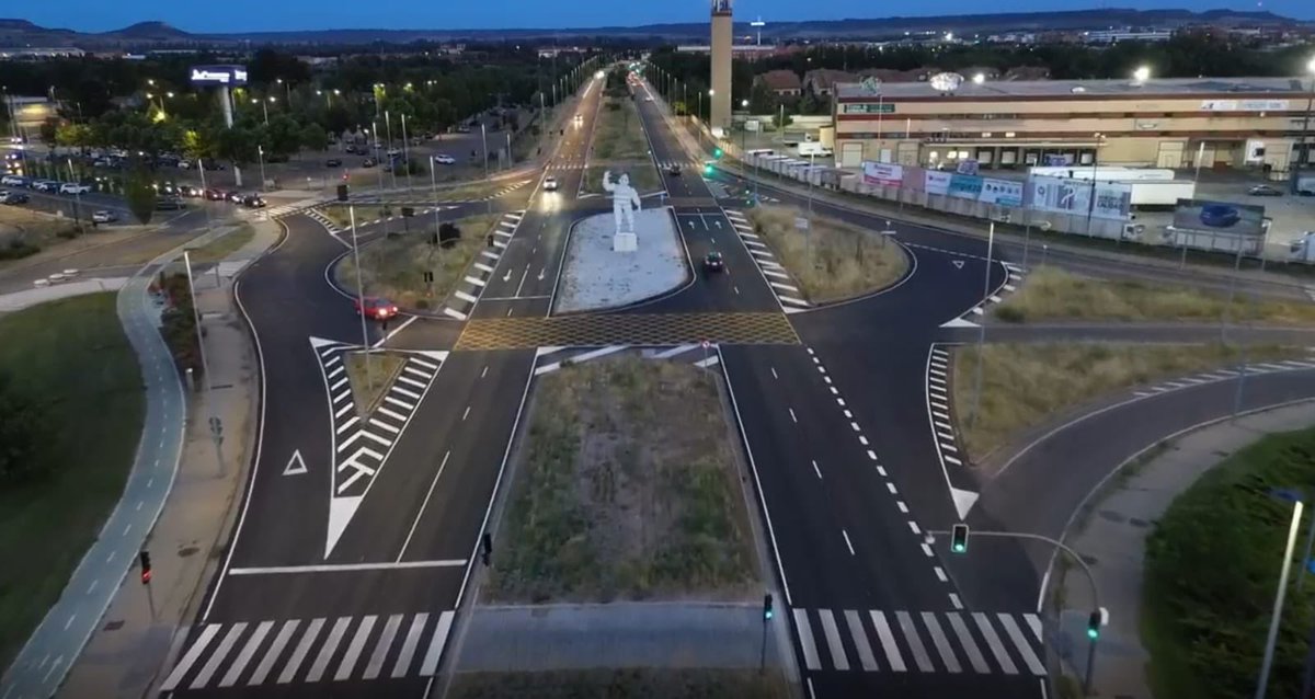 oscar_puente_'s tweet photo. Finalizamos las obras de integración urbana de la VA-20 de Valladolid tras invertir 12,75 M€. 

9,5 km de carril bici, espacios peatonales más accesibles y ampliación de zonas verdes. Invertimos para transformar la ciudad y mejorar la movilidad. https://t.co/LjYYhBUeLB