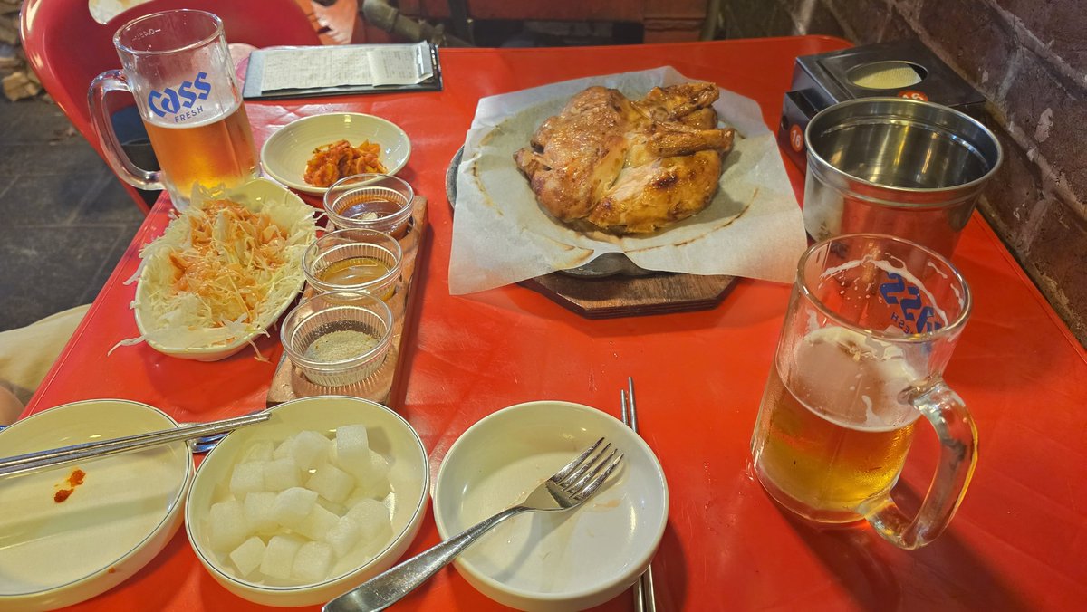 cd_jiwon's tweet photo. 요기 통닭 먹고
맛있어서 눈물 흘렸당🥹

간만에 업 안한 금요일🙊 https://t.co/kZgg6MSj7l