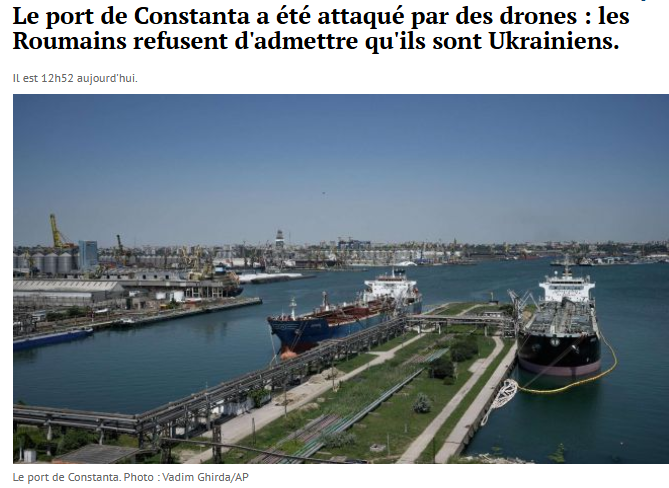 SPREX64's tweet photo. 5 Juin 2026 

Le port roumain de Constanta a été attaqué par des drones navals, rapporte Euronews Roumanie.
Et encore une fois aucune photo de ce drone Marin très facilement identifiable même explosé puisque il a été découvert et une évacuation a été ordonné on se doute bien que des photos ont été prises surtout pour les démineur et les autorités... 🤣

Le matin du 5 juin 2026, dans le port de Constanta, au quai 78 dans la zone de l'Agence roumaine pour le sauvetage de la vie en mer (ARSVOM), un véhicule marin sans pilote d'environ 7 à 8 mètres de long a été découvert.

La zone a été immédiatement bouclée et le personnel ainsi que toutes les personnes se trouvant à proximité ont été évacués. Les garde-côtes, les services de renseignement roumains (SRI) et des spécialistes du ministère de la Défense étaient sur place.

Selon les médias roumains et internationaux, le drone était armé d'un engin explosif à retardement. Peu après sa découverte, avant que les démineurs ne puissent le désamorcer, l'engin a explosé.

Heureusement, grâce à l'évacuation rapide, il n'y a eu aucune victime. L'onde de choc a fait trembler les vitres des bâtiments voisins, mais les infrastructures portuaires n'ont subi aucun dommage important.

Le ministère roumain de la Défense a officiellement déclaré que le drone en question n'est pas en service au sein de l'armée roumaine et n'a pas participé aux récents exercices de l'OTAN en mer Noire. Selon le ministère, l'explosion s'est produite spontanément.

Les médias spéculent sur l'utilisation active de drones similaires dans le conflit ukrainien. Certaines sources affirment que l'appareil était ukrainien, mais aucune confirmation officielle n'a été apportée par la Roumanie et une enquête est en cours.

Au départ, certains médias ont émis l'hypothèse qu'il pourrait s'agir d'une opération mal coordonnée, mais cette théorie n'a pas été confirmée.