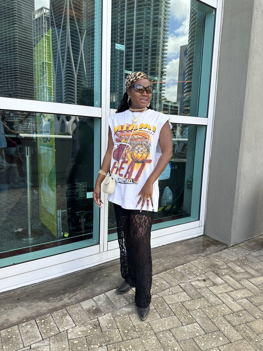 ___bnp's tweet photo. Love island fans don’t want to argue fashion vs style with me . 🫠🫠 not everyone is gonna understand your style bc it’s personal to you 🤷🏾‍♀️🙇🏽‍♀️ anyone can have fashion. https://t.co/orJnlOpDeg
