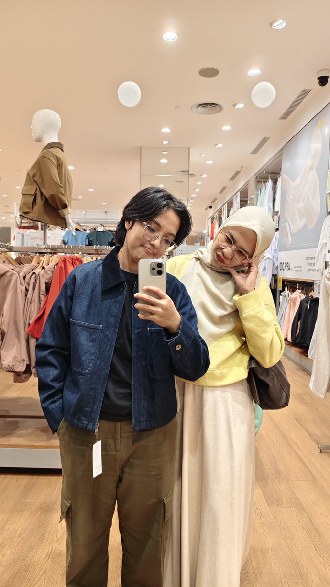 Karang tweet media