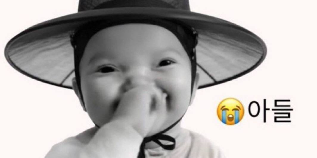 theeweb3geek's tweet photo. “Damn market is so down”

Like you have anything in it😂💔 https://t.co/e5yh0tS6Vj
