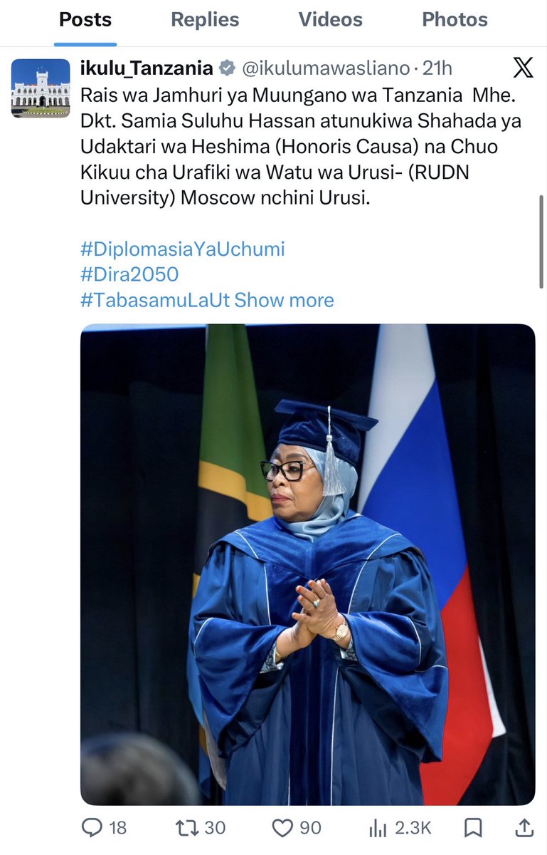 MtaalumaFox's tweet photo. @NNgabu_ @_mike2019 Huyu hapa akijitambulisha, ndo raisi pekee duniani anayeitwa Dkt kwa kupewa tu. https://t.co/VzHy7RQNEA