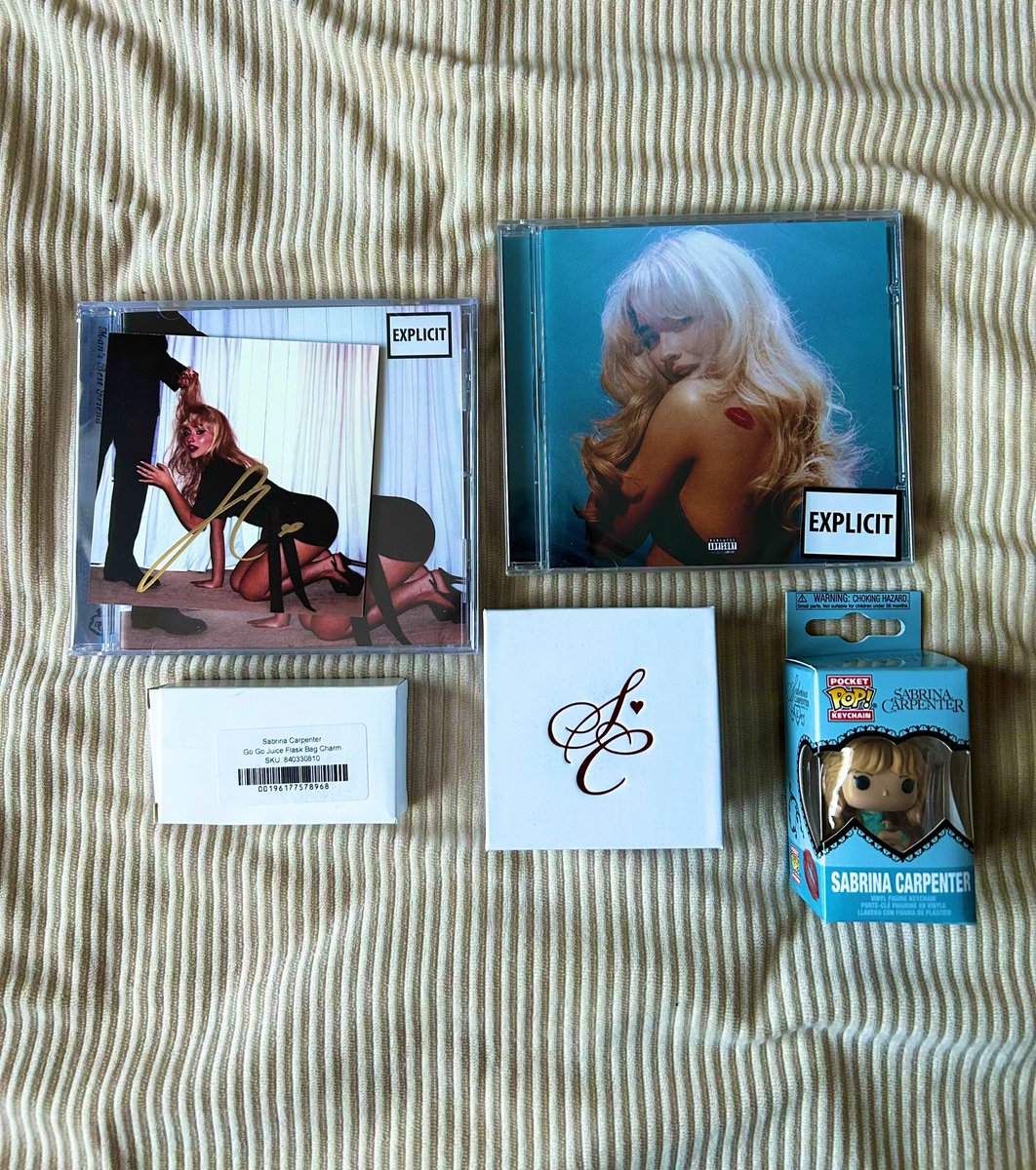 cmiahfan's tweet photo. ⋆.𐙚 ̊ sabrina giveaway ᯓ★

hi hi! to celebrate one year of manchild, i’m announcing my sab giveaway! 
the winner will receive everything in the photo below (+ a goodie or two 🤭)

to enter:
- like ♡/ retweet ↻
- comment your fave sabrina song 🐾

end on july 1st! https://t.co/yOy8QEm32t