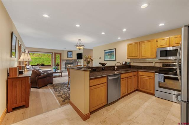 todd_realty's tweet photo. I love the looks of this Etta Place condo-right by the Gondola Station in downtown Telluride--price per square foot is remarkably low.  Better move on it fast!
1.8M
View Listings https://t.co/BLlyqp2Wcx