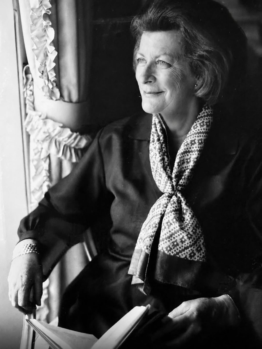 sarahdiaryz's tweet photo. India Hicks announced that Lady Pamela Hicks passed away today, aged 97 🙏🏻 https://t.co/TEcfHxWqFk