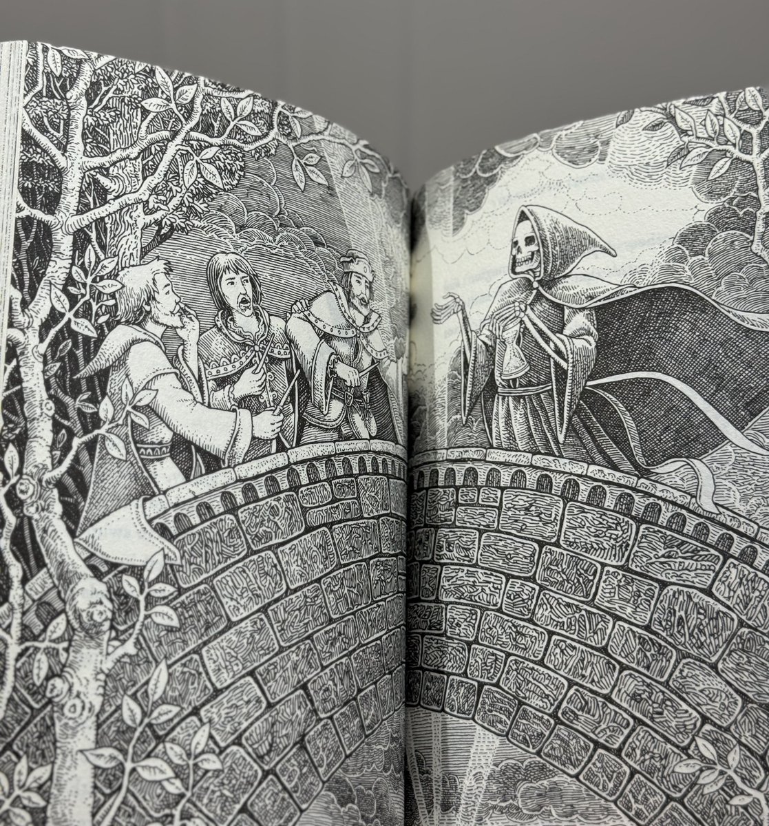 i_darkling's tweet photo. انهيت The Tales of Beedle the Bard ✅
وهو كتاب قصير يحمل 5 قصص قصيرة في العالم السحري لـ"هاري بوتر" وهي كالتالي:

1- الساحر والقِدر القافز
2- نافورة الحظ السعيد
3- قلب الساحر المُشعِر
4- بابيتي رابيتي وجذعها الضاحك
5- قصة الإخوة الثلاث (قد سمعنا هذي القصة في الكتب الأساسية وتعتبر اجملهم)

الكتاب يحمل تقريبا 120 صفحة، لكنه ممتع صراحة وفيه بعض الرسومات الجميلة ويستحق القراءة لمن يحب عالم هاري بوتر ويشتاق له -زي ما صار معي- 😁

5/⭐️⭐️⭐️⭐️